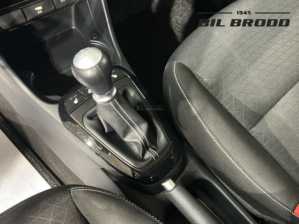 Vehicle Image 12