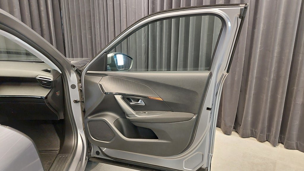 Vehicle Image 24
