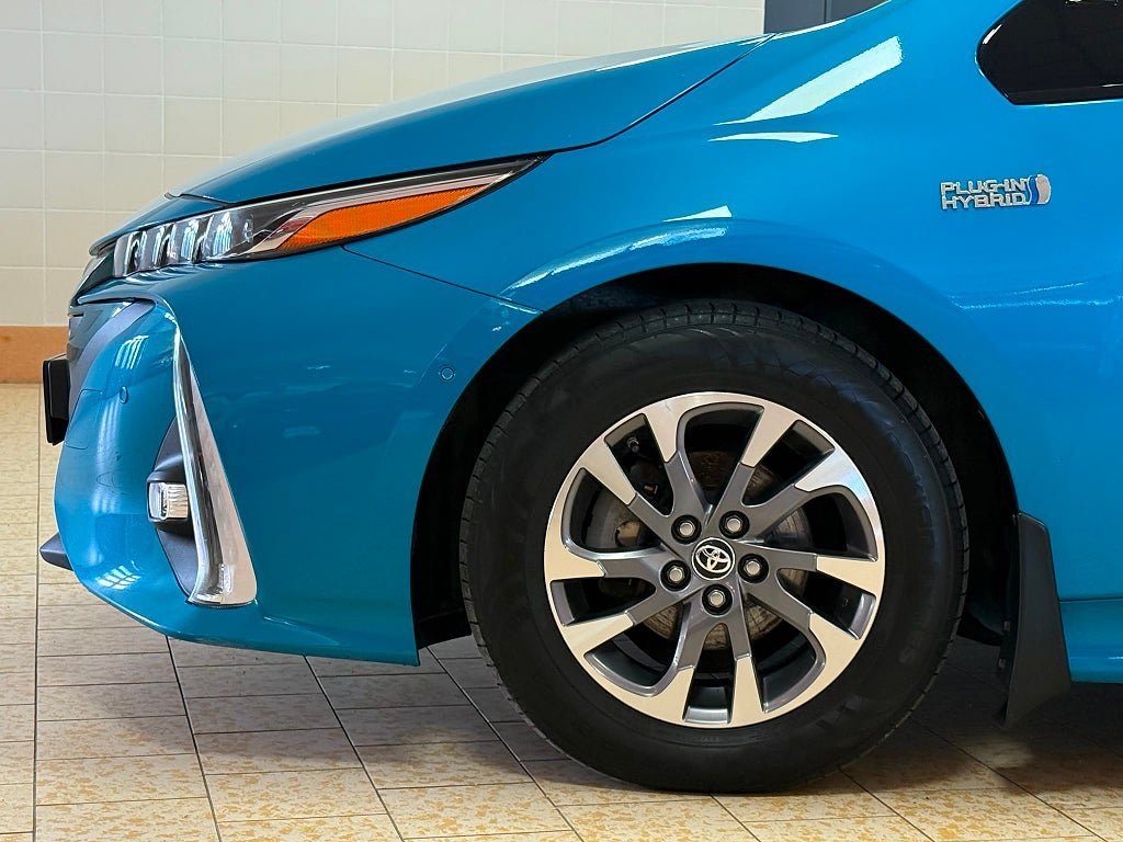 Vehicle Image 12