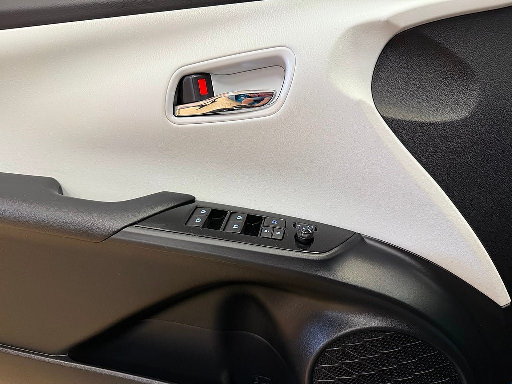 Vehicle Image 26