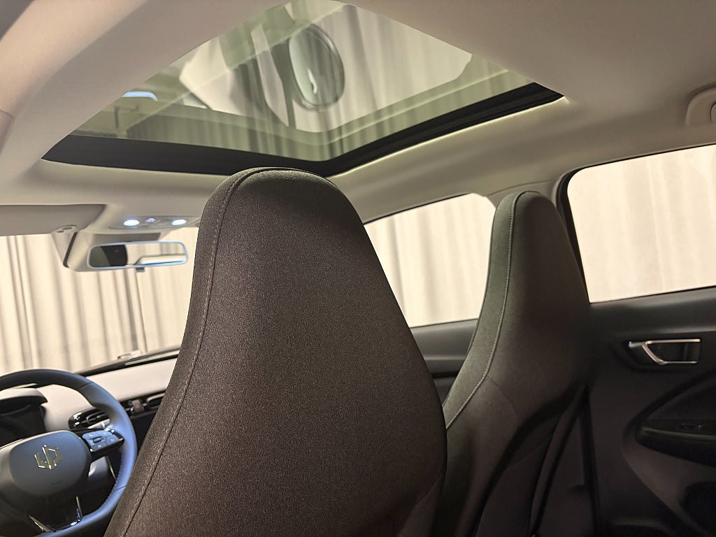 Vehicle Image 17