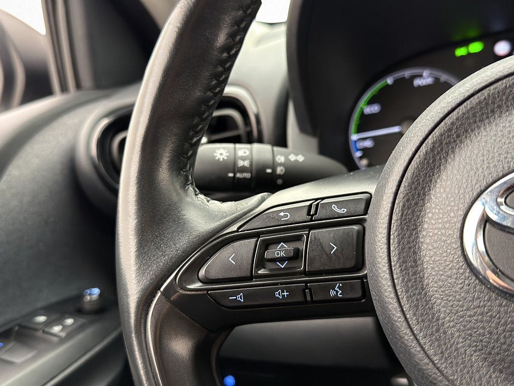 Vehicle Image 24