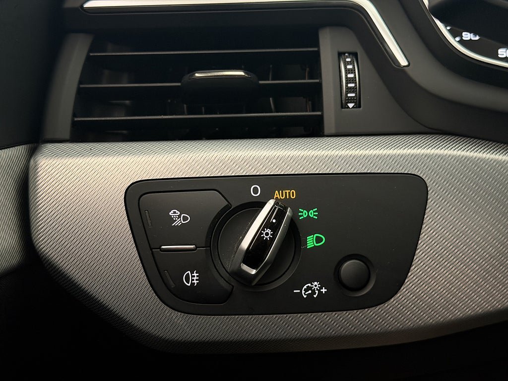 Vehicle Image 27