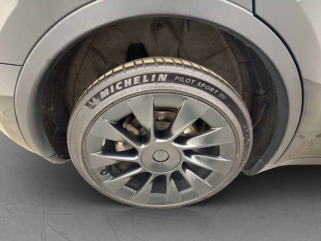 Vehicle Image 32