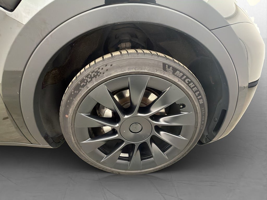 Vehicle Image 33