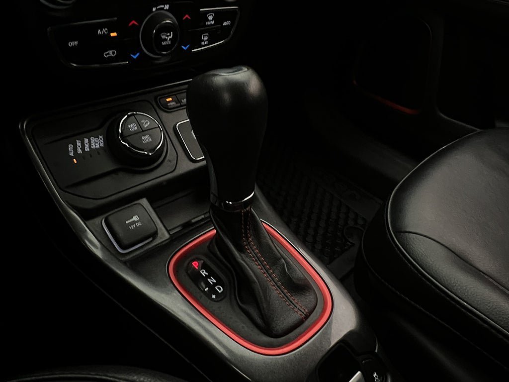 Vehicle Image 21