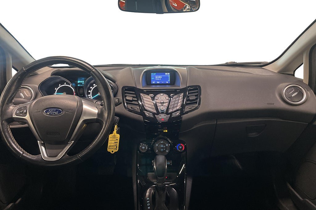 Vehicle Image 11