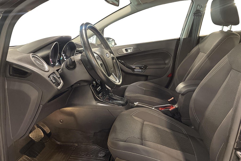 Vehicle Image 13