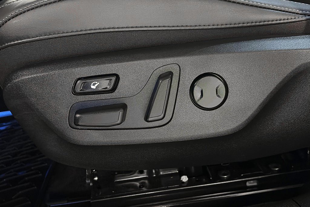 Vehicle Image 19