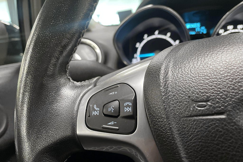 Vehicle Image 22