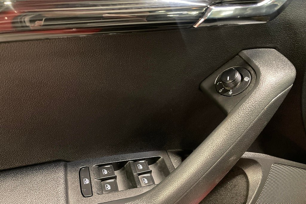 Vehicle Image 26