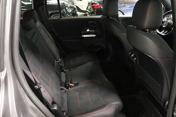 Vehicle Image 26