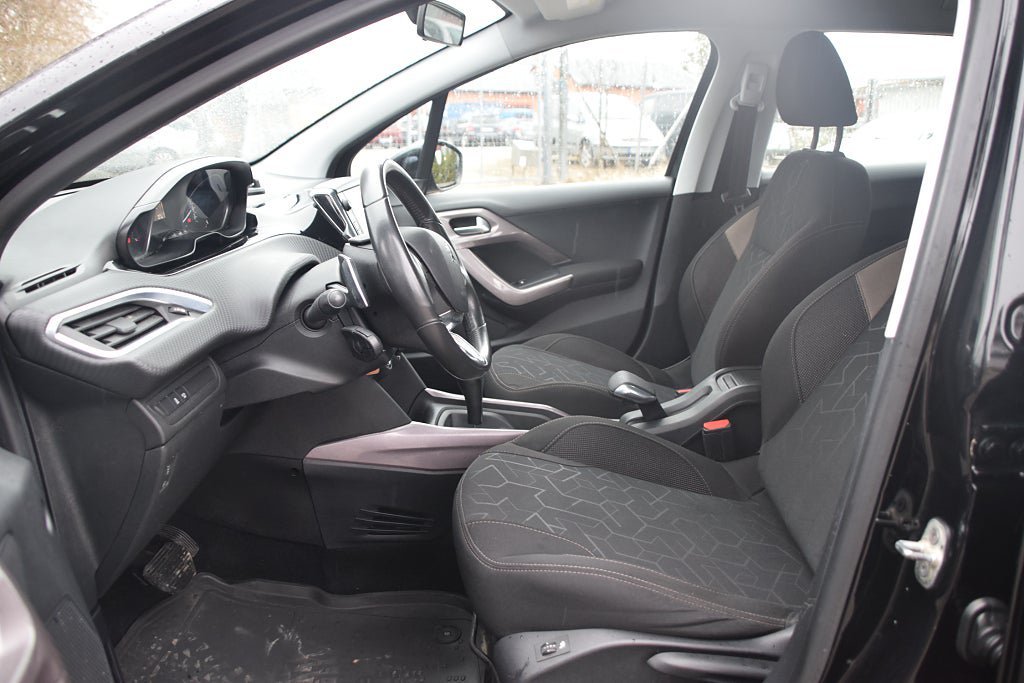 Vehicle Image 8