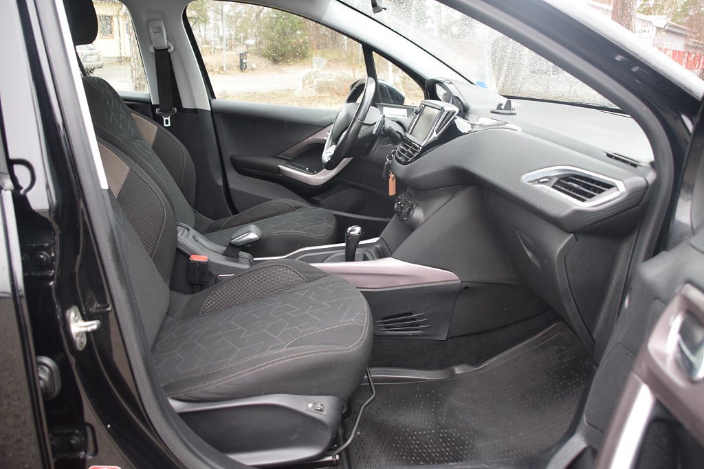 Vehicle Image 9