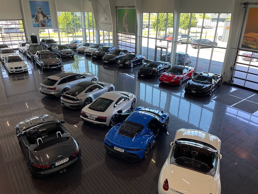Vehicle Image 6