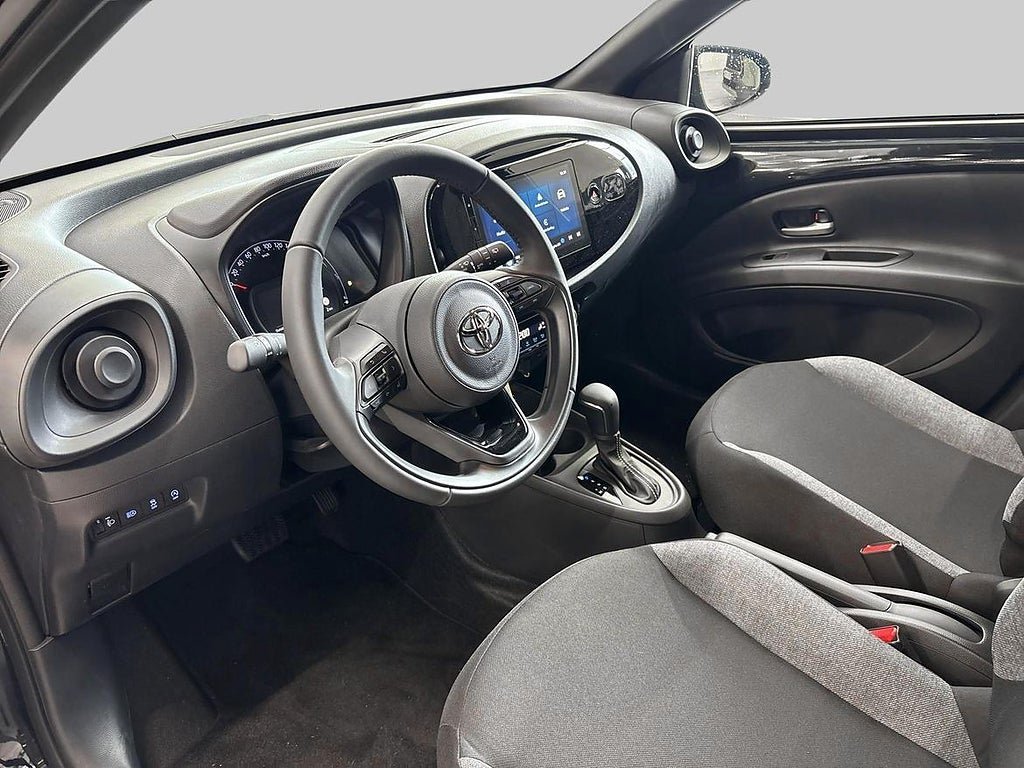 Vehicle Image 14