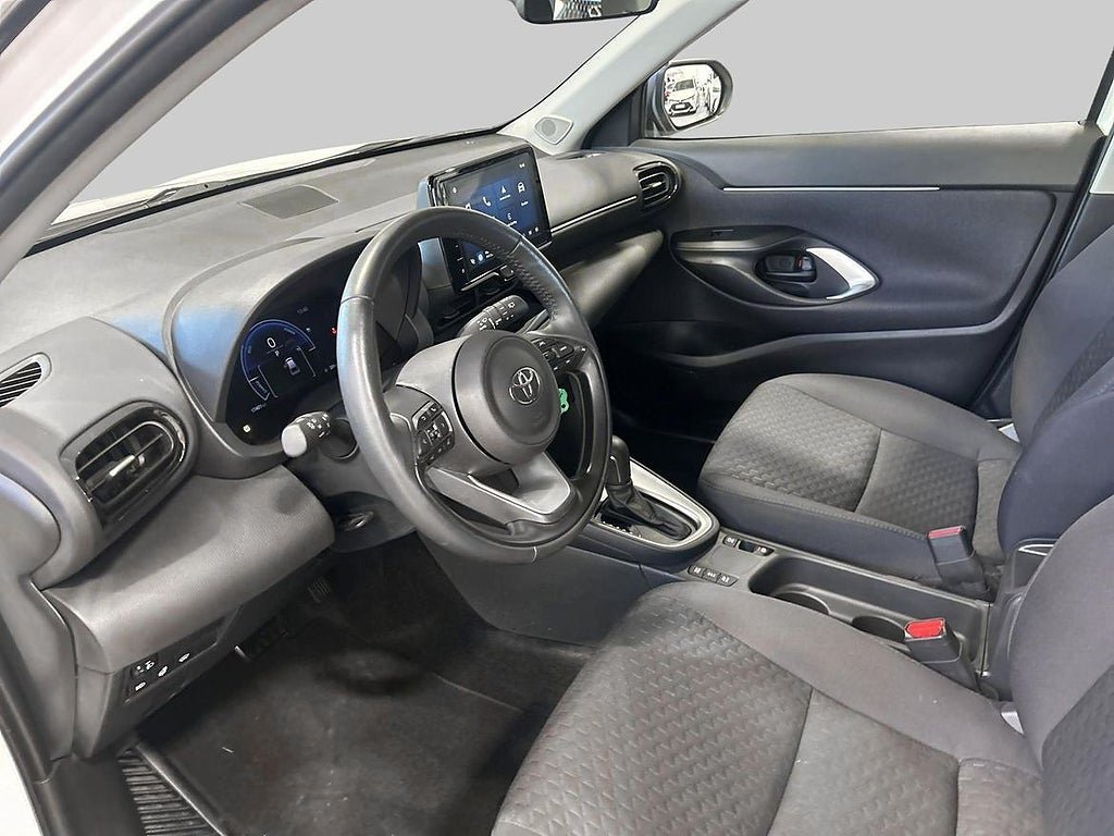 Vehicle Image 13