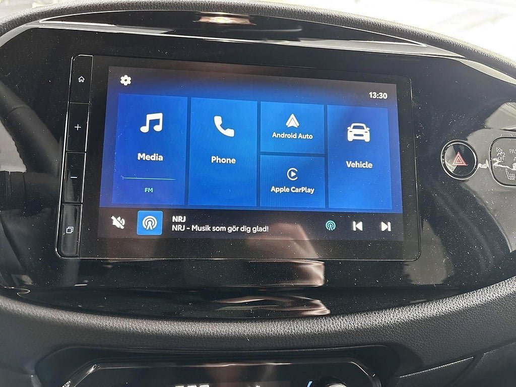 Vehicle Image 16