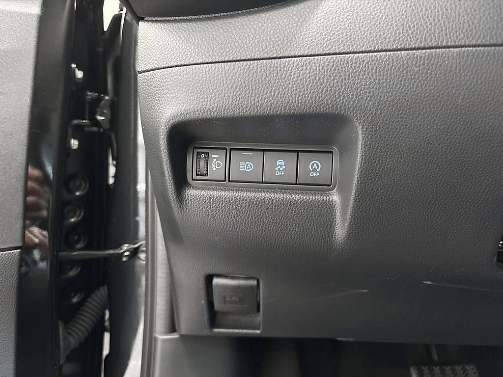 Vehicle Image 17
