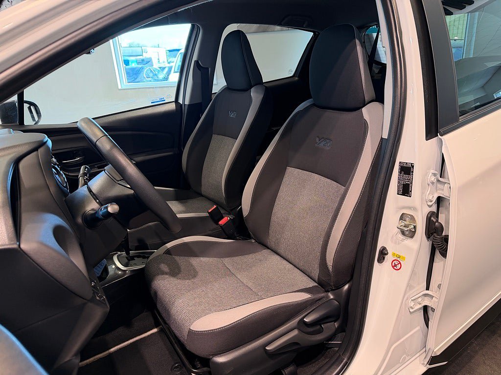 Vehicle Image 10