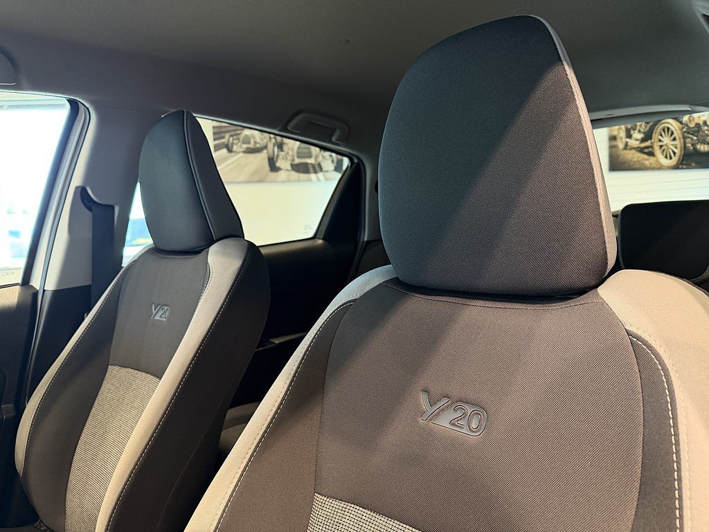 Vehicle Image 19