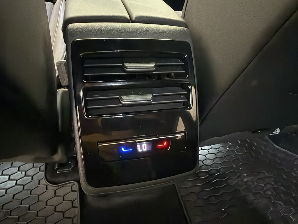Vehicle Image 26
