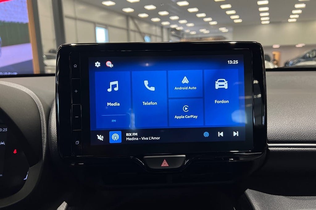 Vehicle Image 14