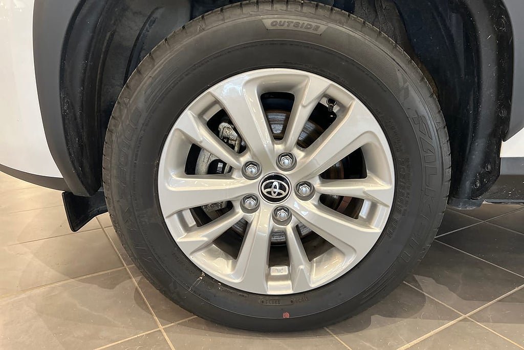 Vehicle Image 16