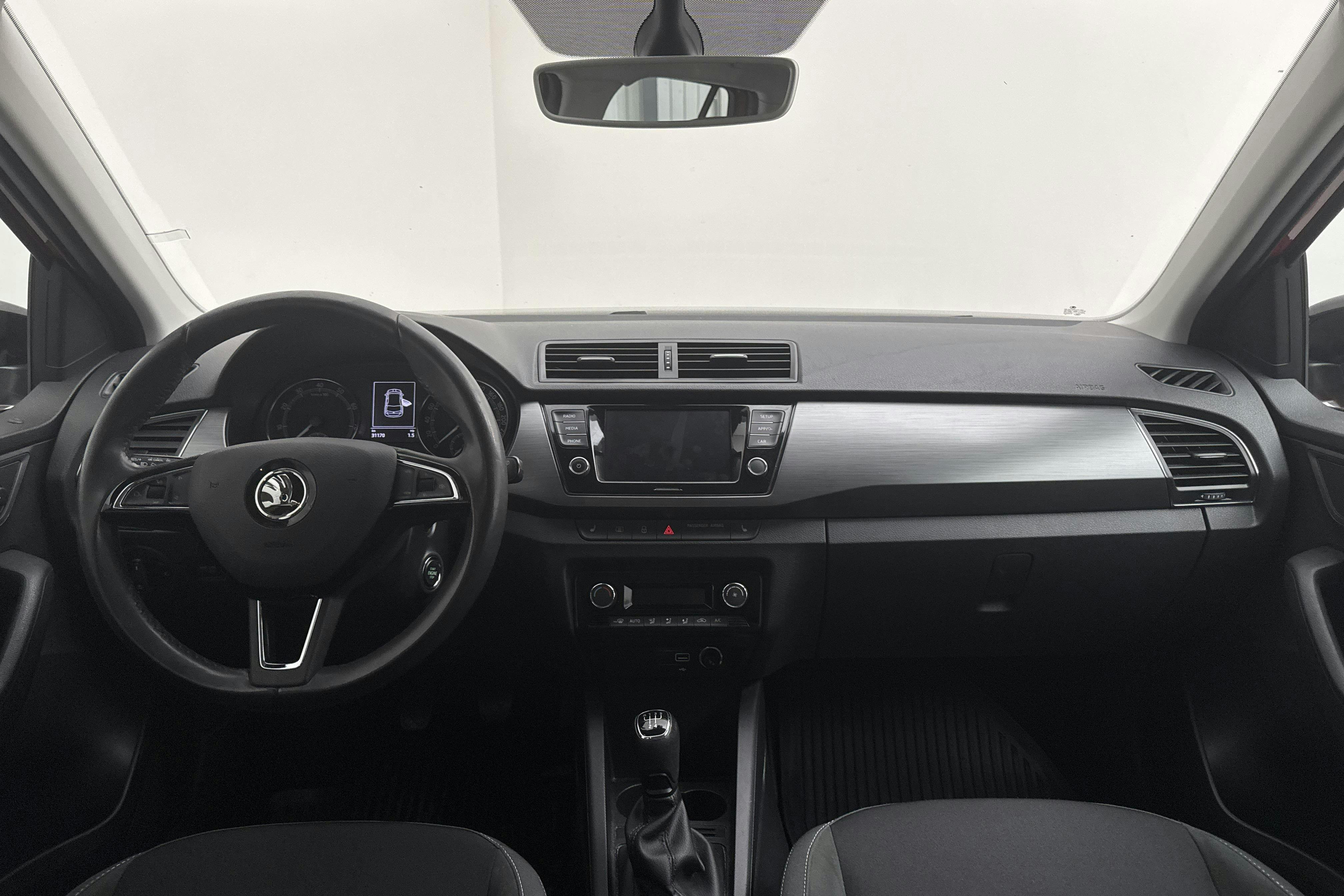 Vehicle Image 6