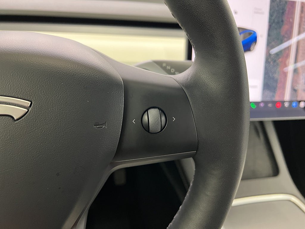 Vehicle Image 23