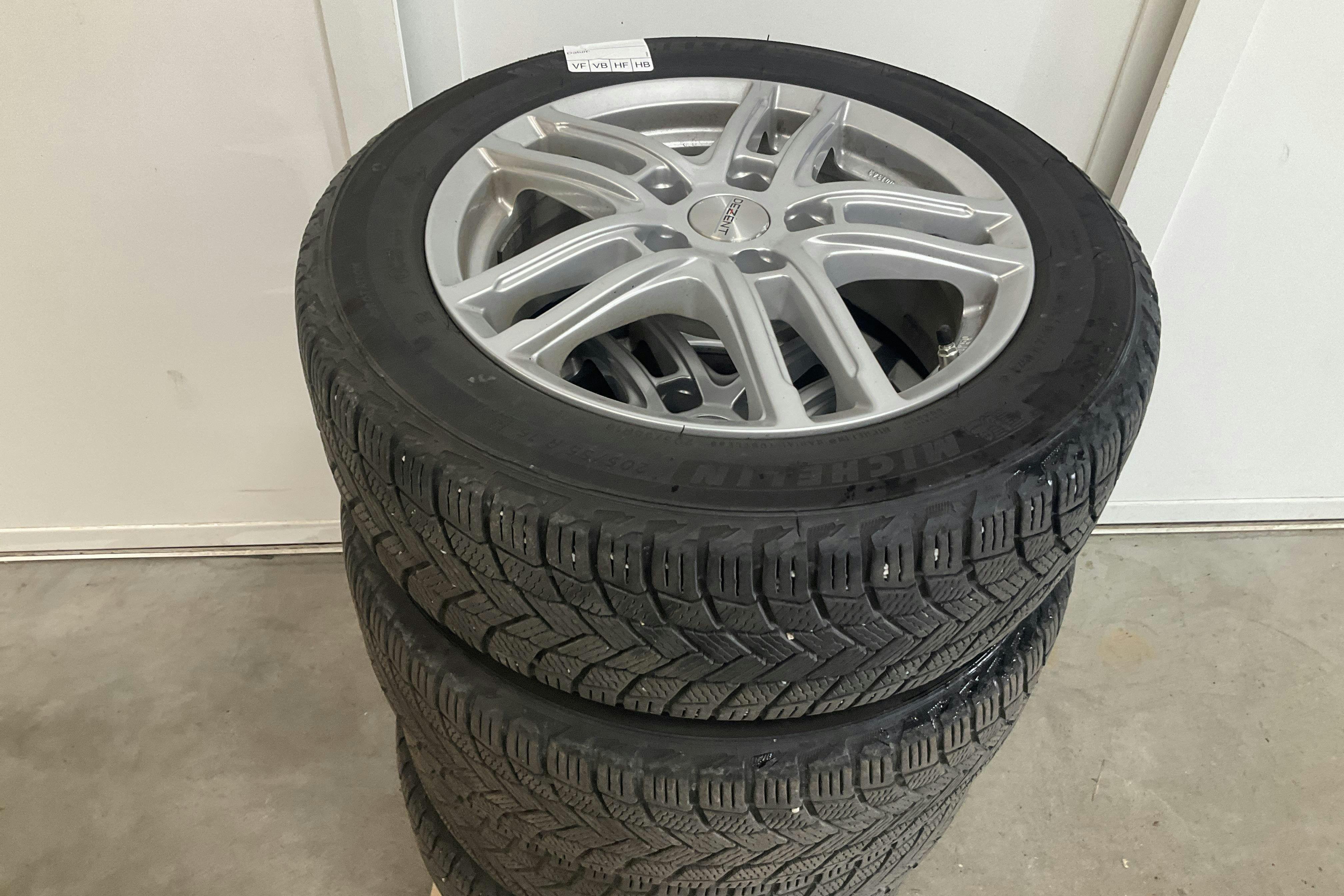 Vehicle Image 11