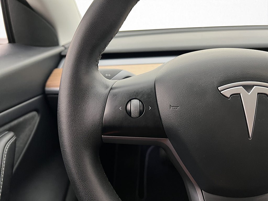 Vehicle Image 27