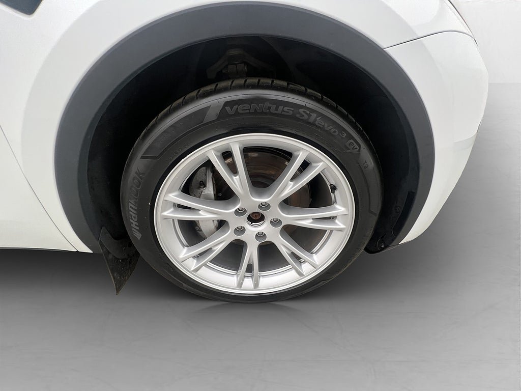 Vehicle Image 32