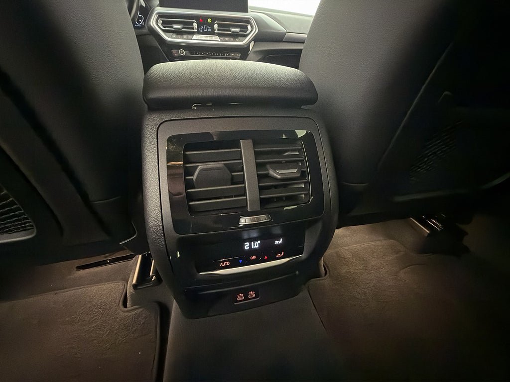 Vehicle Image 27