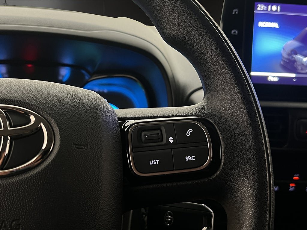 Vehicle Image 19