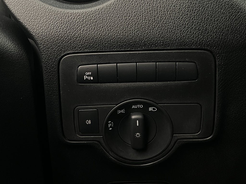 Vehicle Image 26