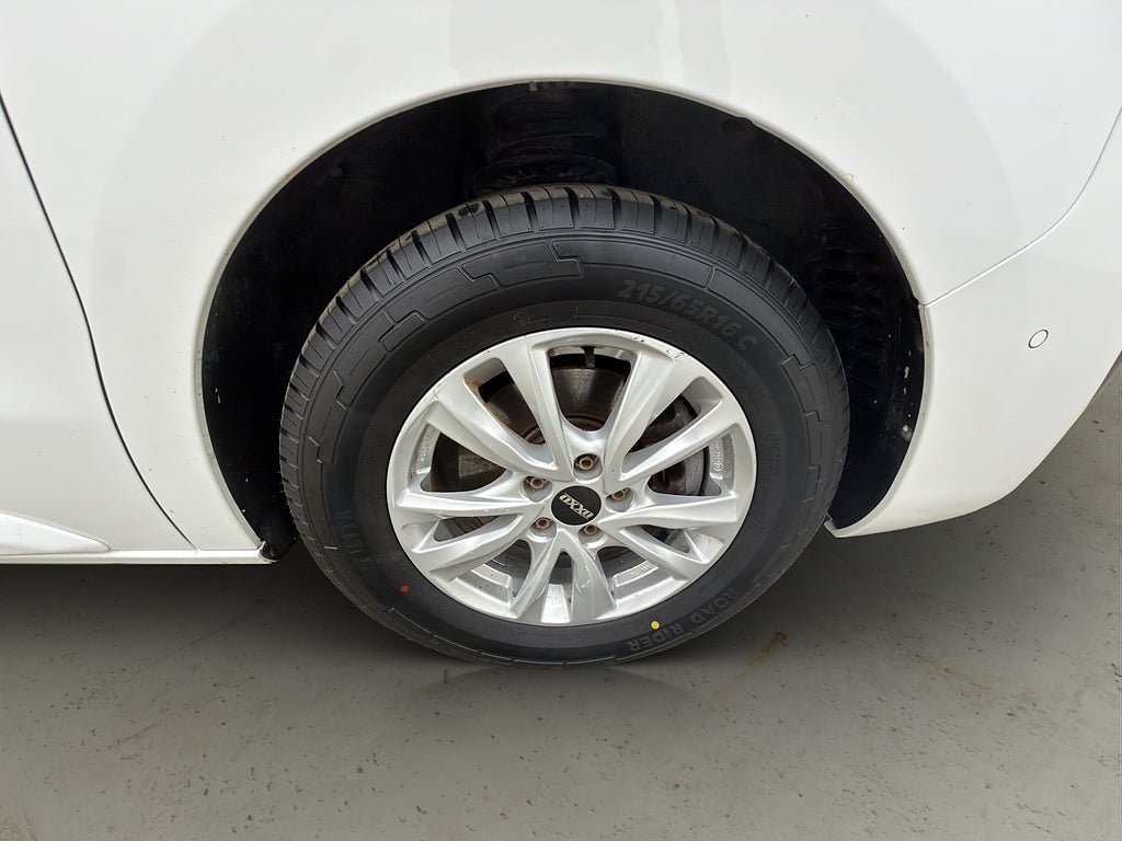 Vehicle Image 30