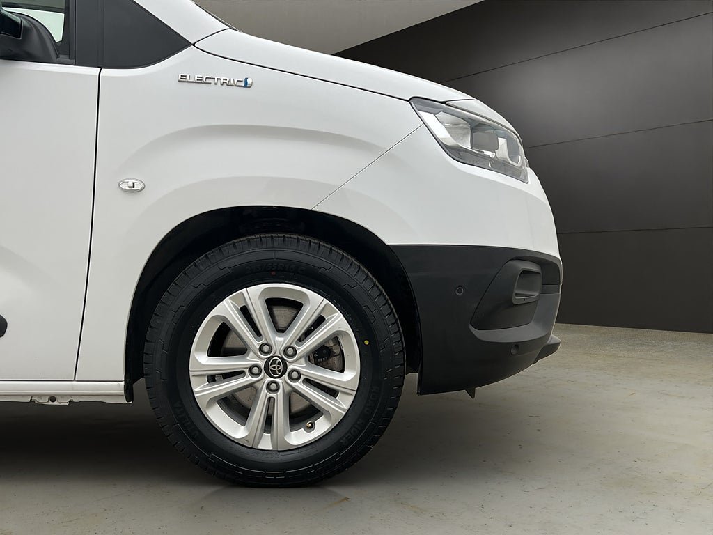 Vehicle Image 30