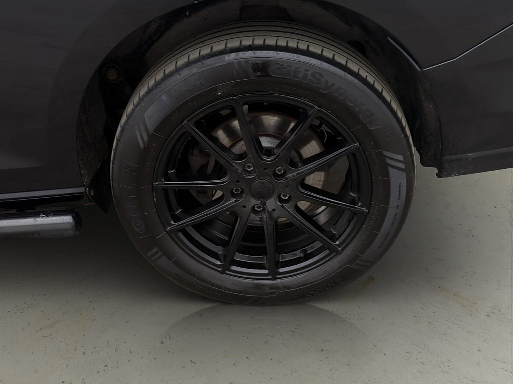 Vehicle Image 33