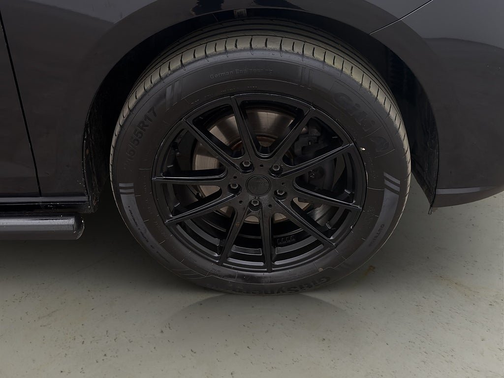 Vehicle Image 35