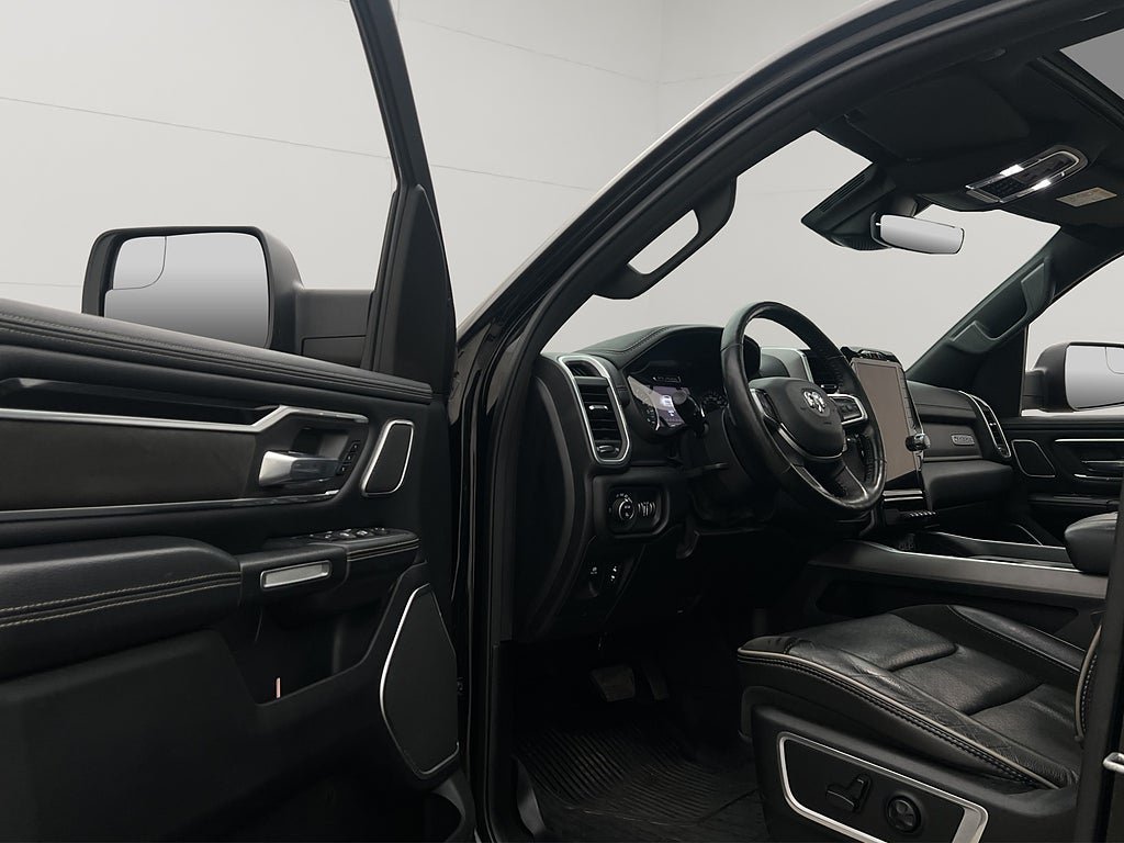 Vehicle Image 17