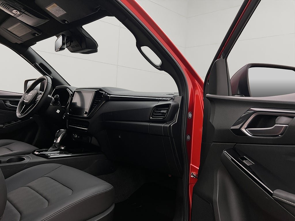 Vehicle Image 32