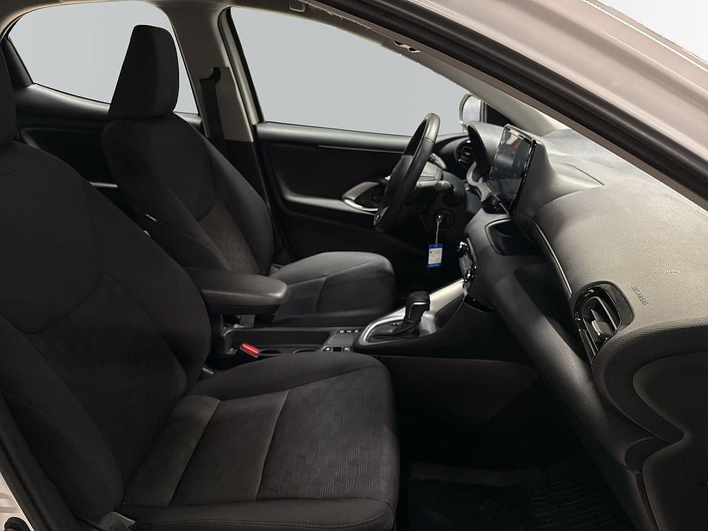 Vehicle Image 6