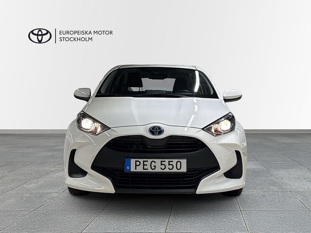 Vehicle Image 6