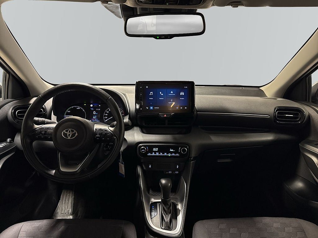 Vehicle Image 8