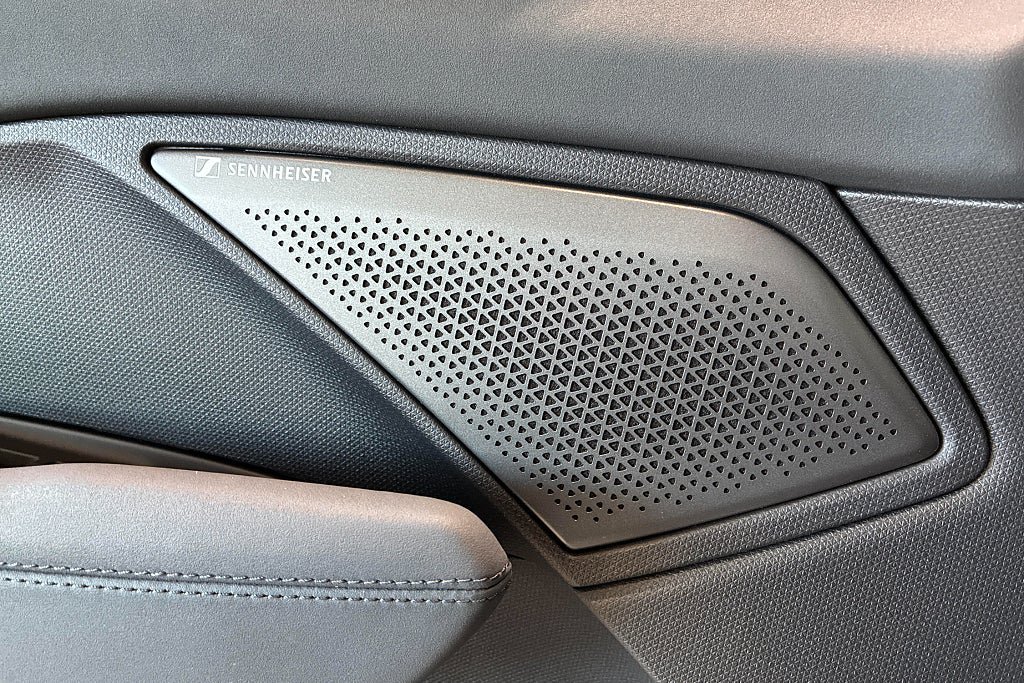 Vehicle Image 24