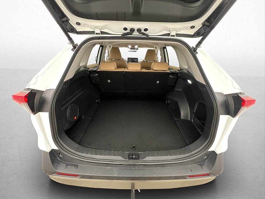 Vehicle Image 24