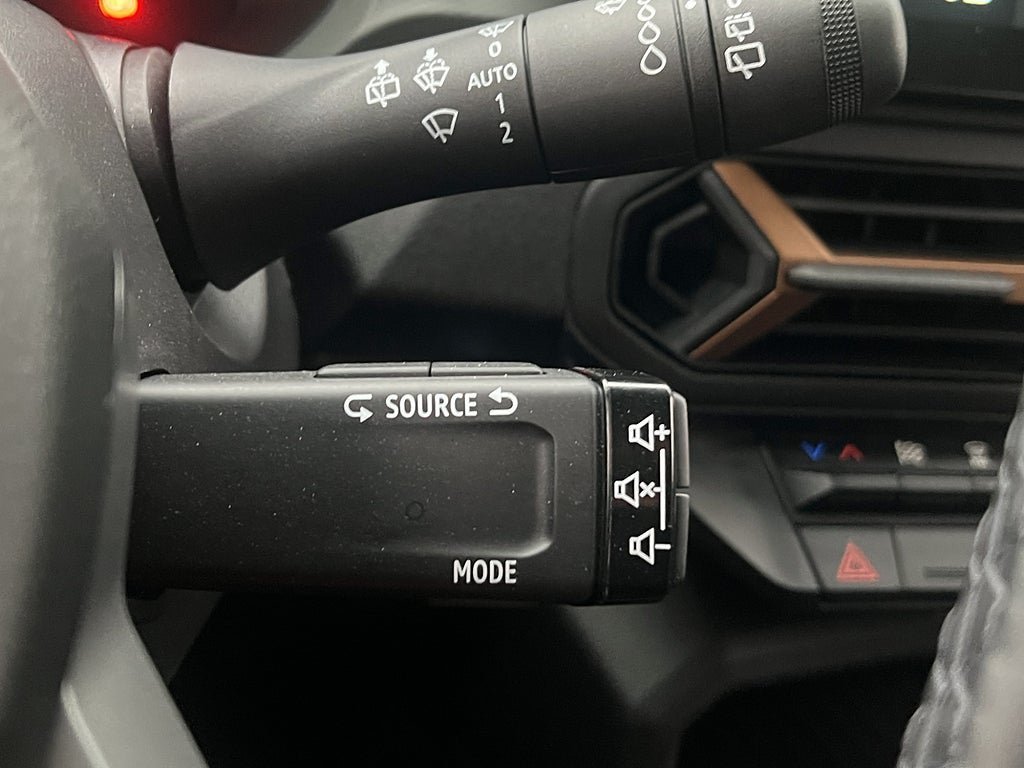 Vehicle Image 27