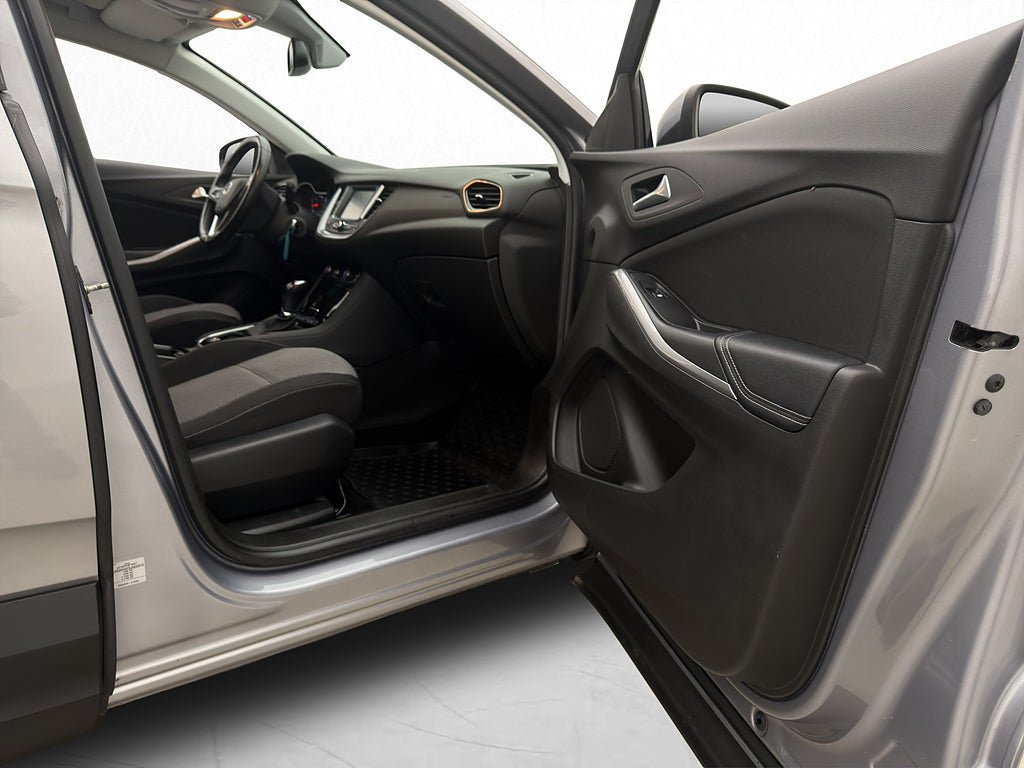 Vehicle Image 15