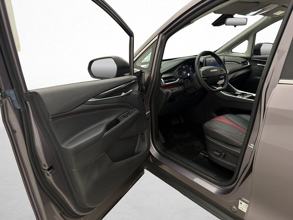 Vehicle Image 11